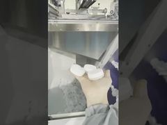 Maszyna pakująca licząca nakrętki